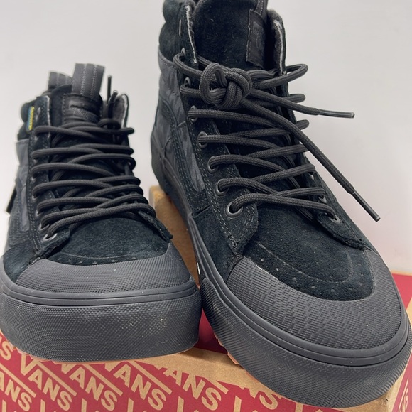Vans WMNS Sk8-Hi Mte-2 Camo Mono Black
VN0A5HZZJKY
Boots Winter Sneakers - Picture 6 of 16